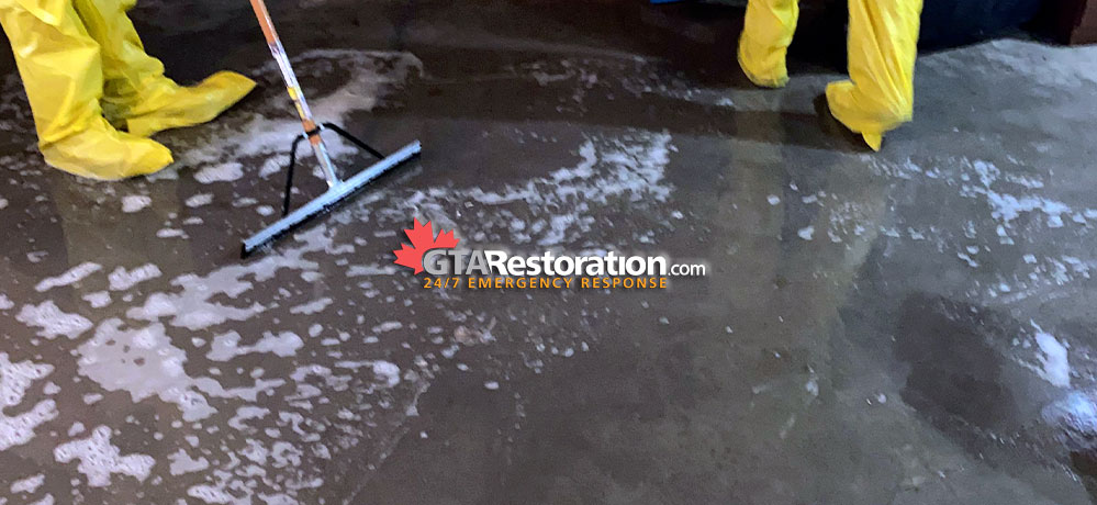 Water damage restoration toronto, cleaning commercial sewer water